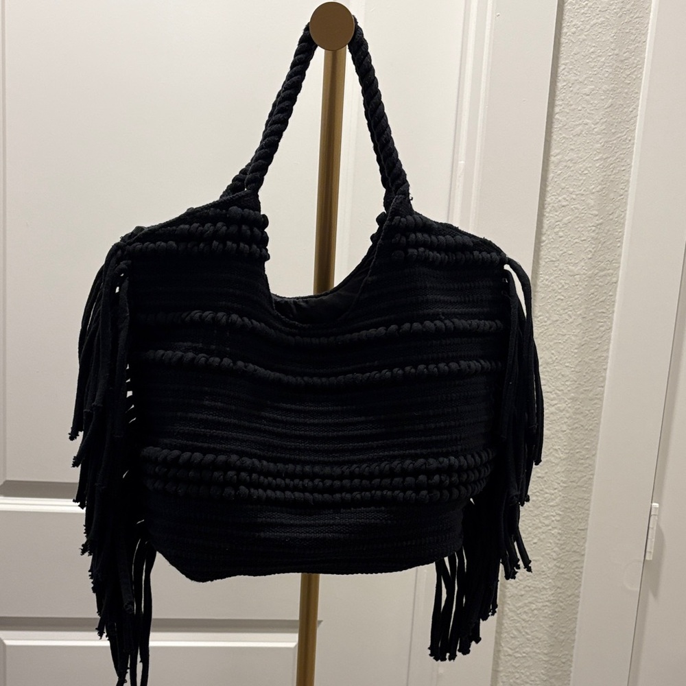 Chic Black Fringe Shoulder Bag